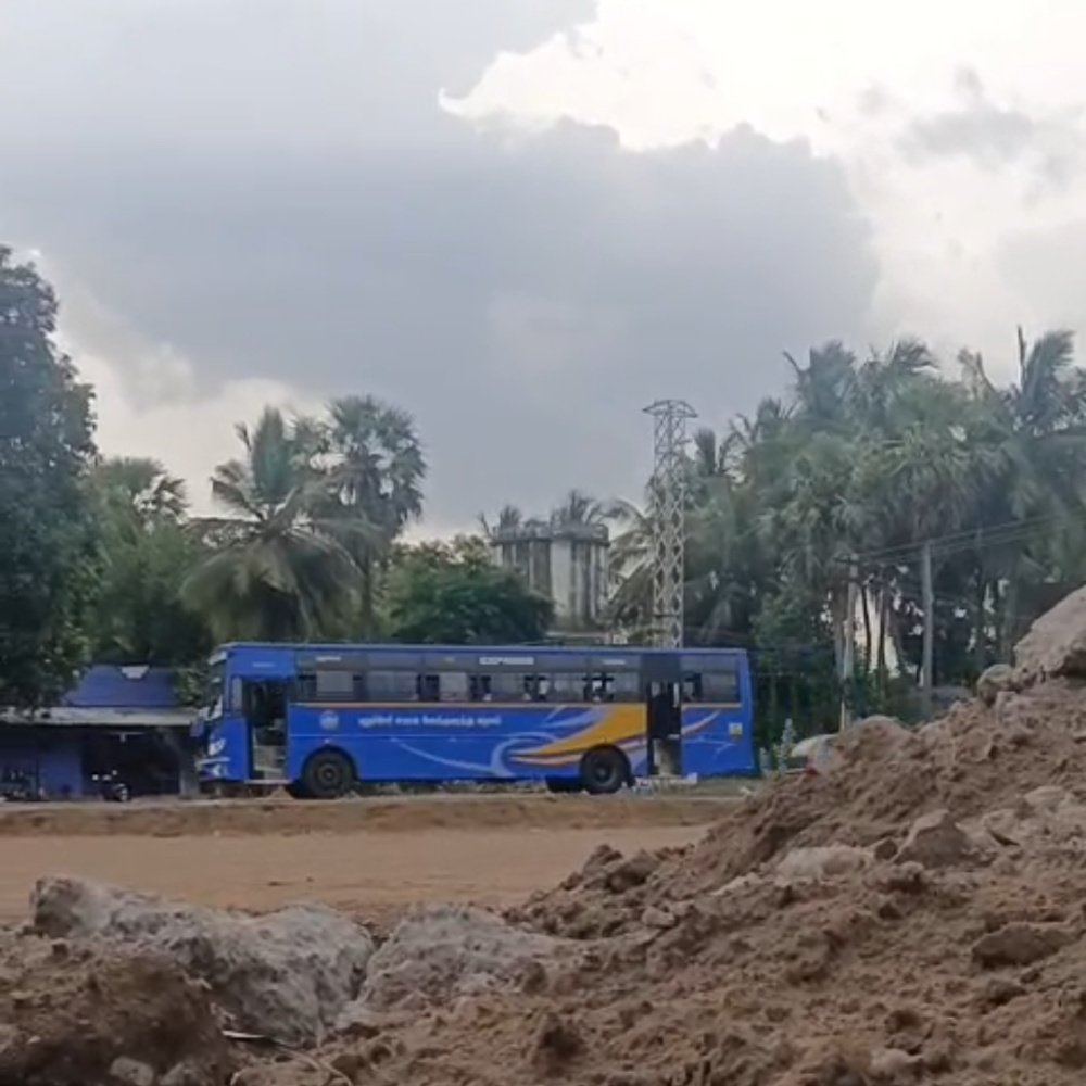 ON ROAD ECR PROPERTY SALE property in Ecr Mugaiyur 